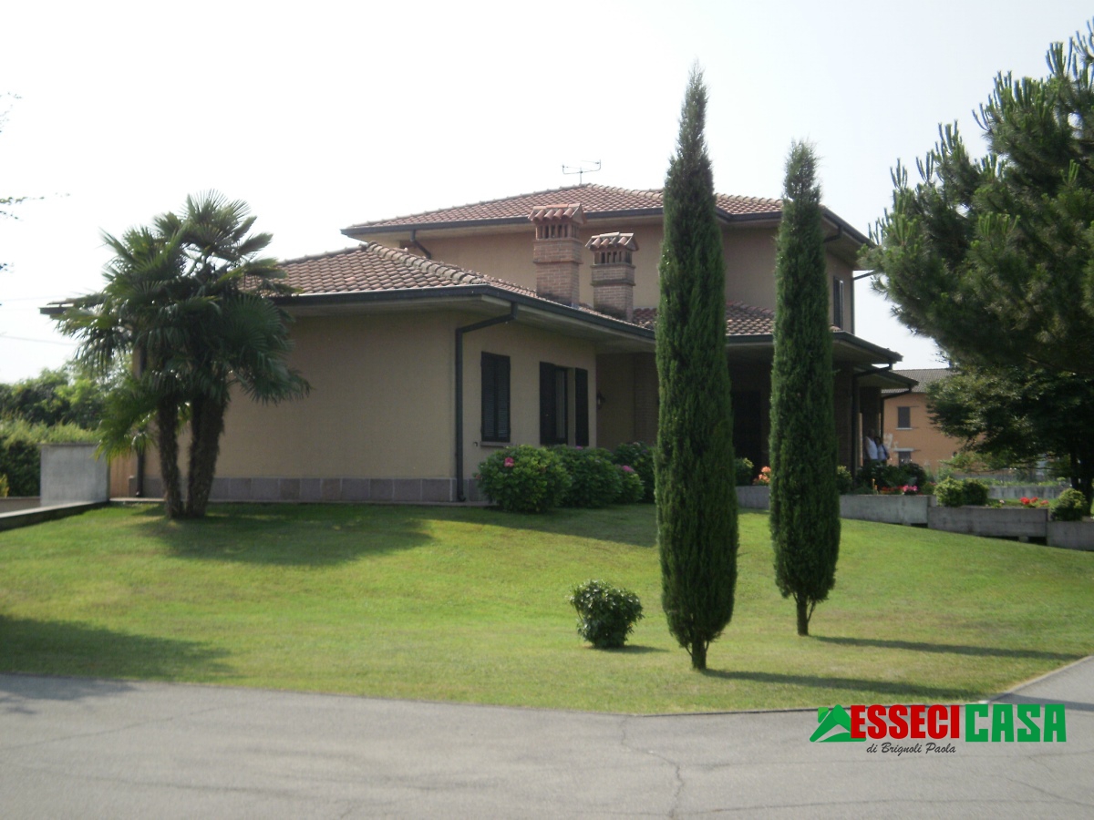 Villa in vendita a Casirate d'Adda