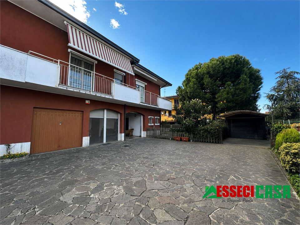 Quadrilocale in vendita a Arzago d'Adda