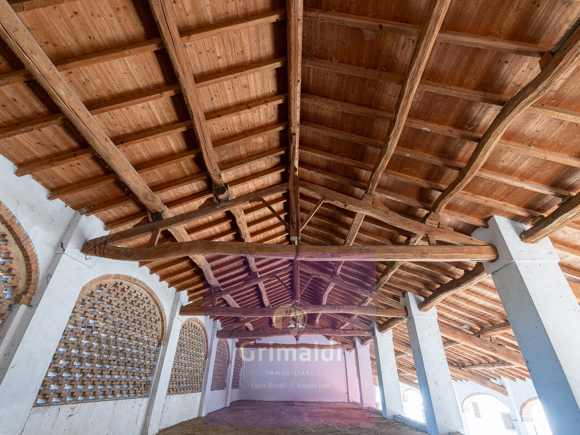 Stabile/Palazzo con box doppio a Grumello Cremonese ed Uniti