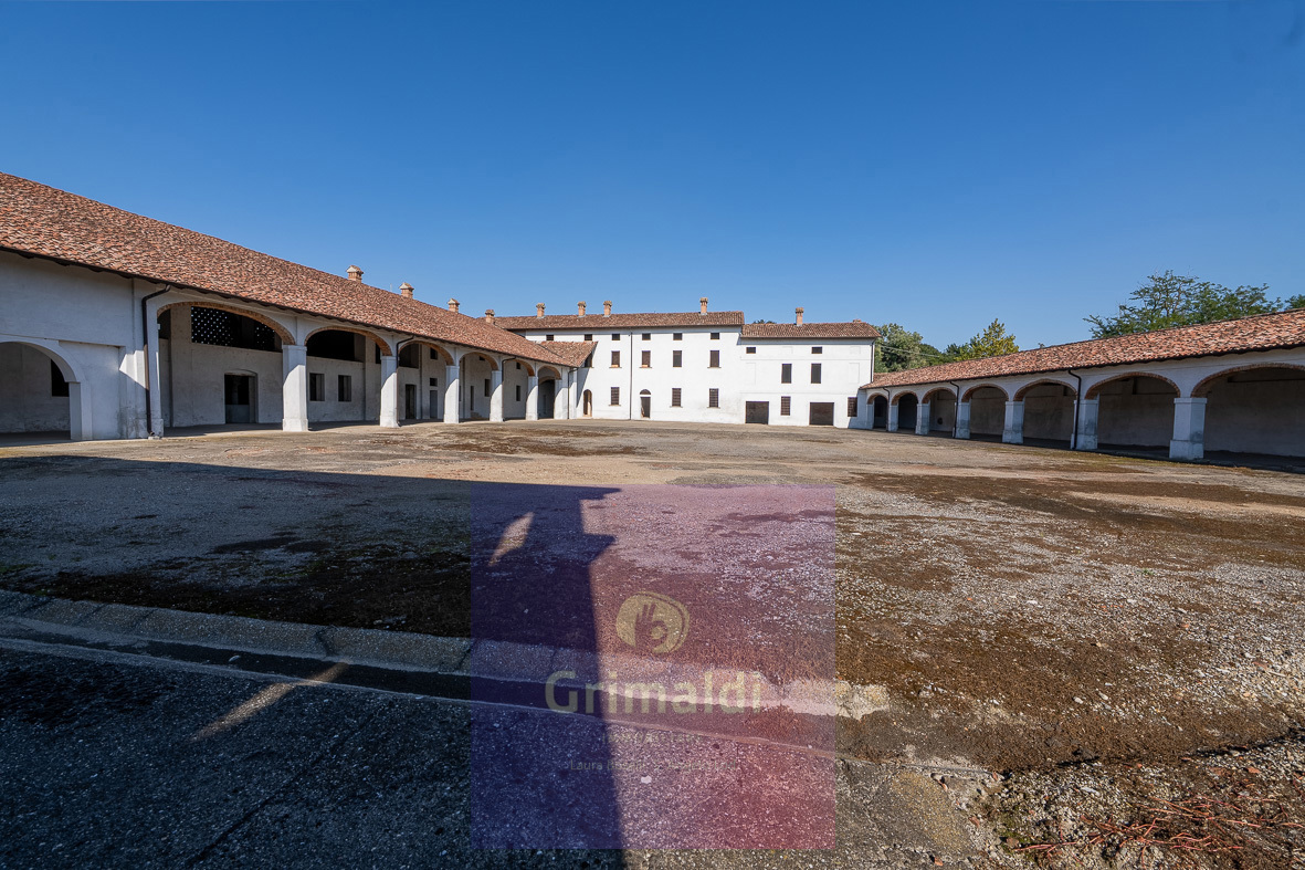 Rustico con giardino a Grumello Cremonese ed Uniti