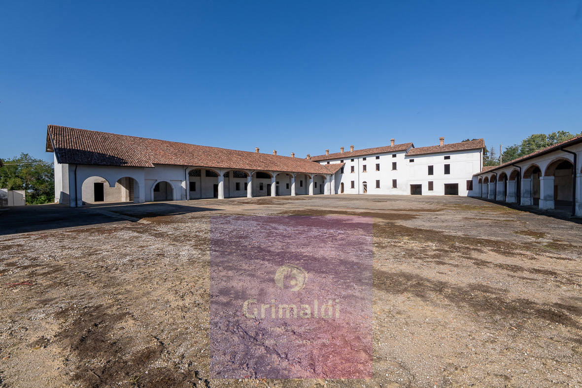 Rustico con giardino a Grumello Cremonese ed Uniti