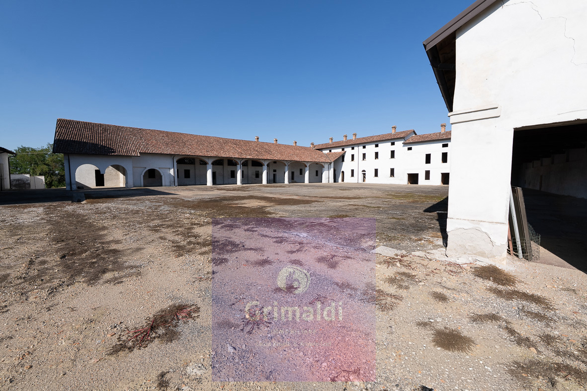 Rustico con giardino a Grumello Cremonese ed Uniti