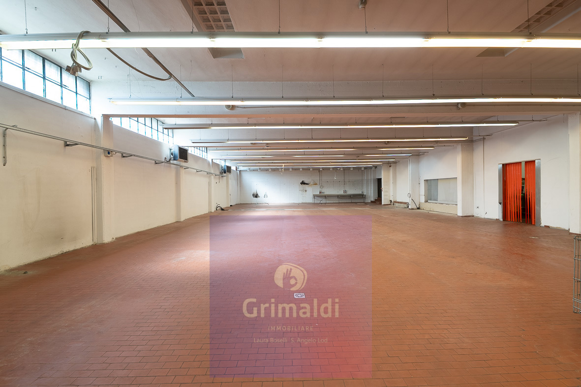 Locale commerciale in affitto a Sant'Angelo Lodigiano