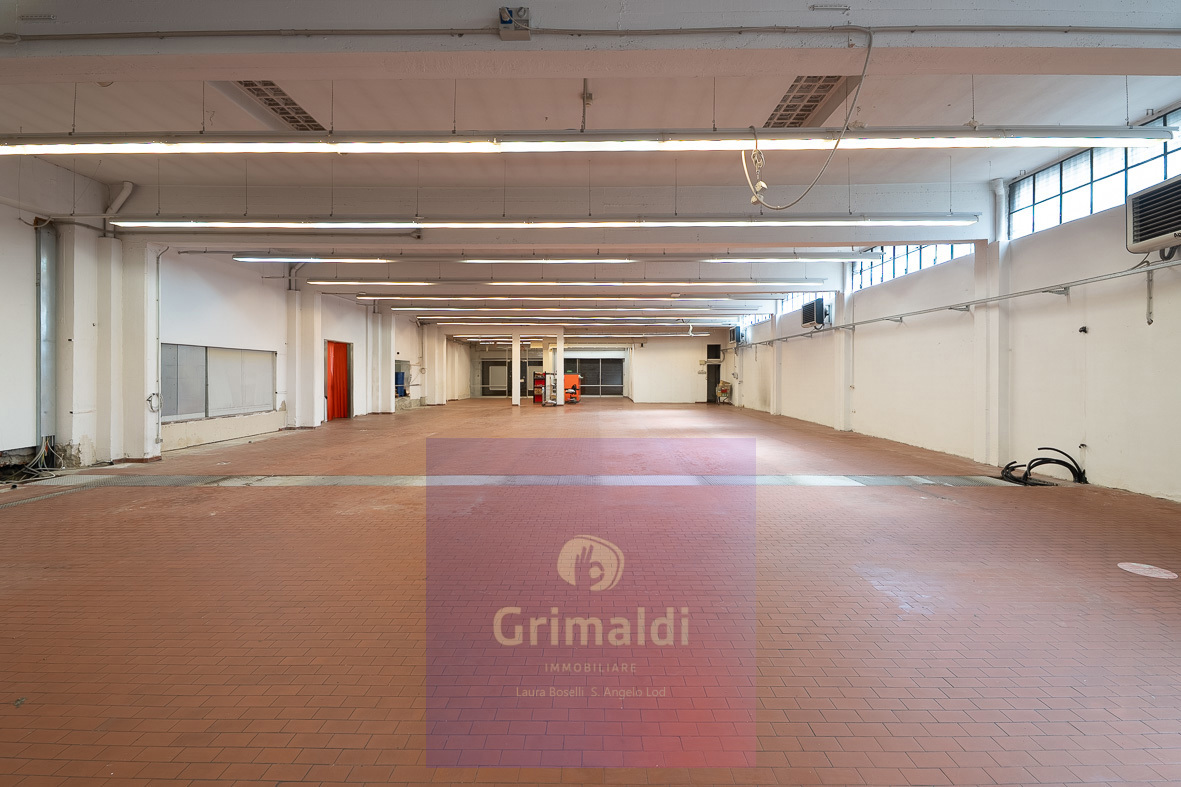 Locale commerciale in affitto a Sant'Angelo Lodigiano