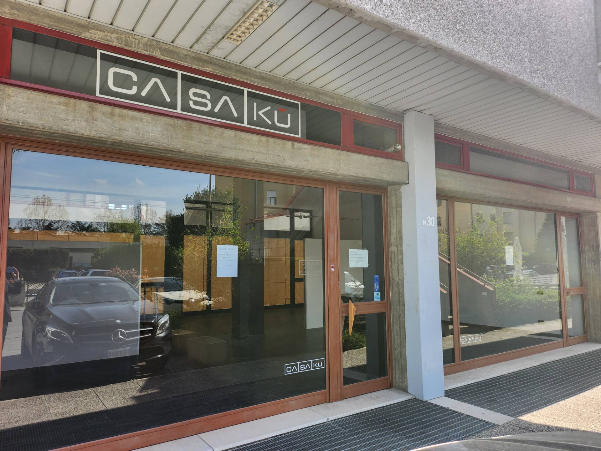 Locale commerciale in vendita a Sassuolo, Parco