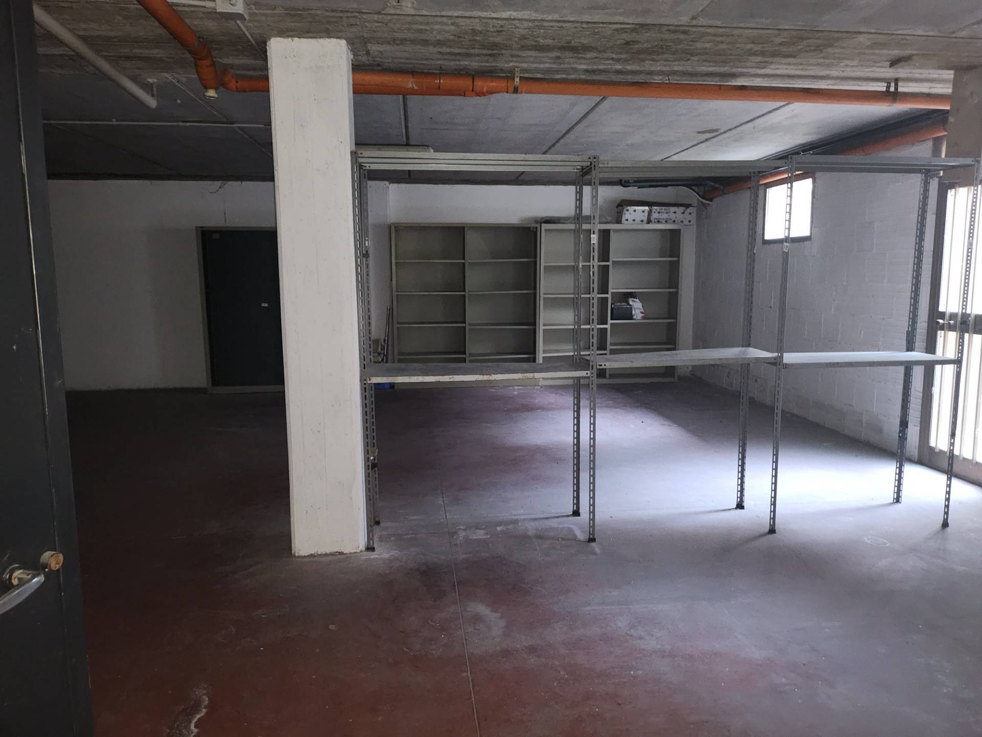 Locale commerciale in vendita a Sassuolo, Parco