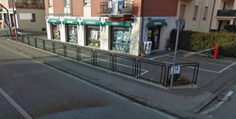 Locale commerciale in affitto a Sassuolo, Braida