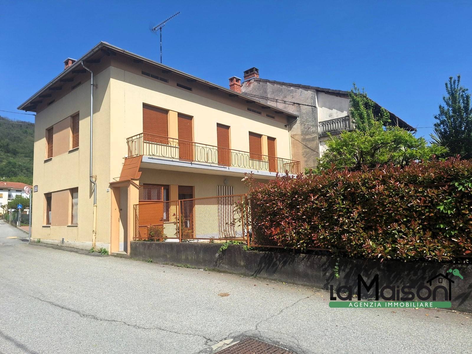 Casa indipendente con box a Palazzo Canavese