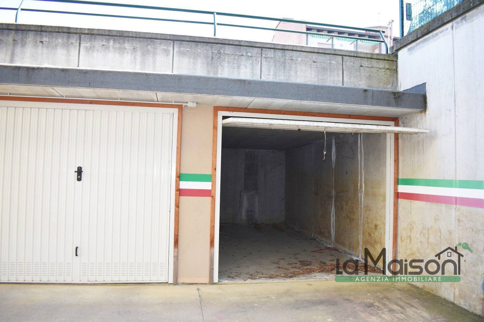 Box o garage in vendita a Ivrea