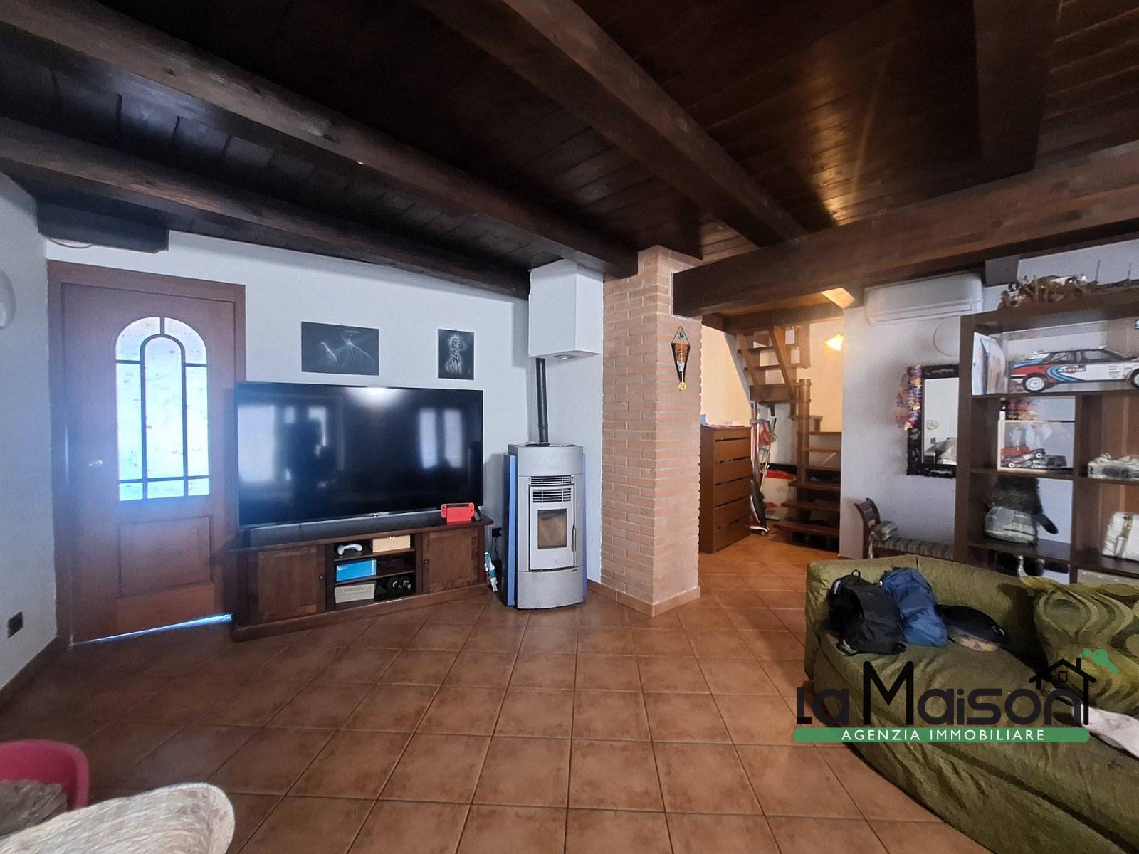 CASA in vendita a Palazzo Canavese