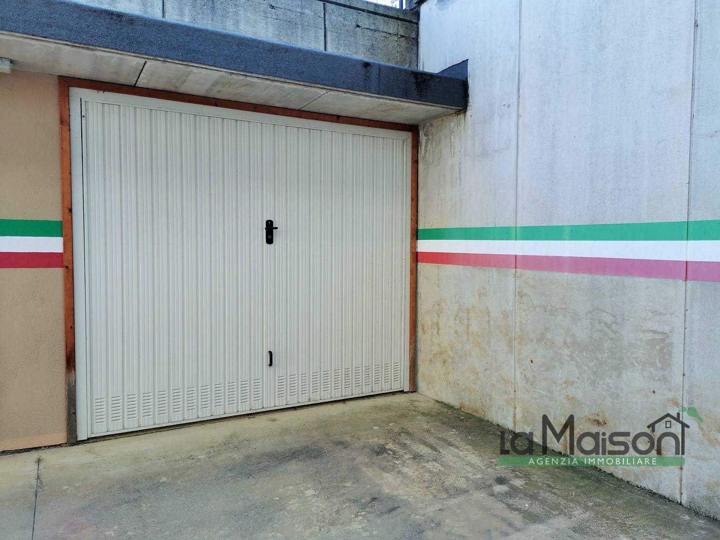 Box o garage in vendita a Ivrea
