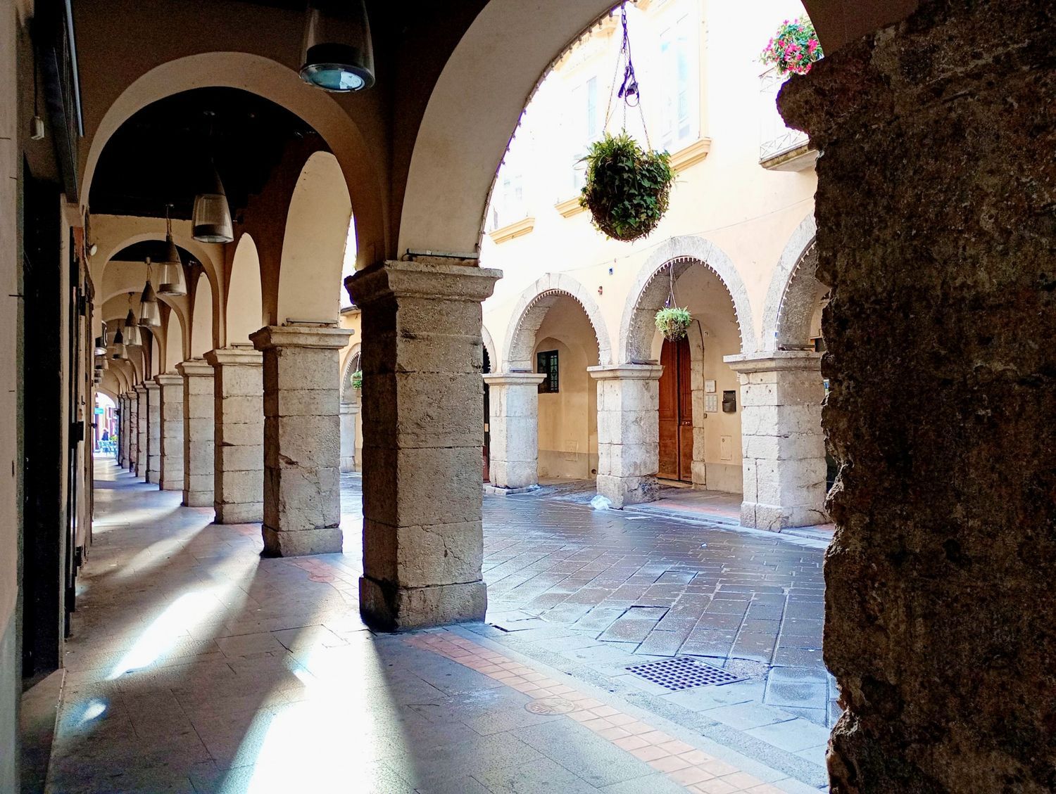 Locale commerciale in affitto in corso umberto i 0, Cava de' Tirreni