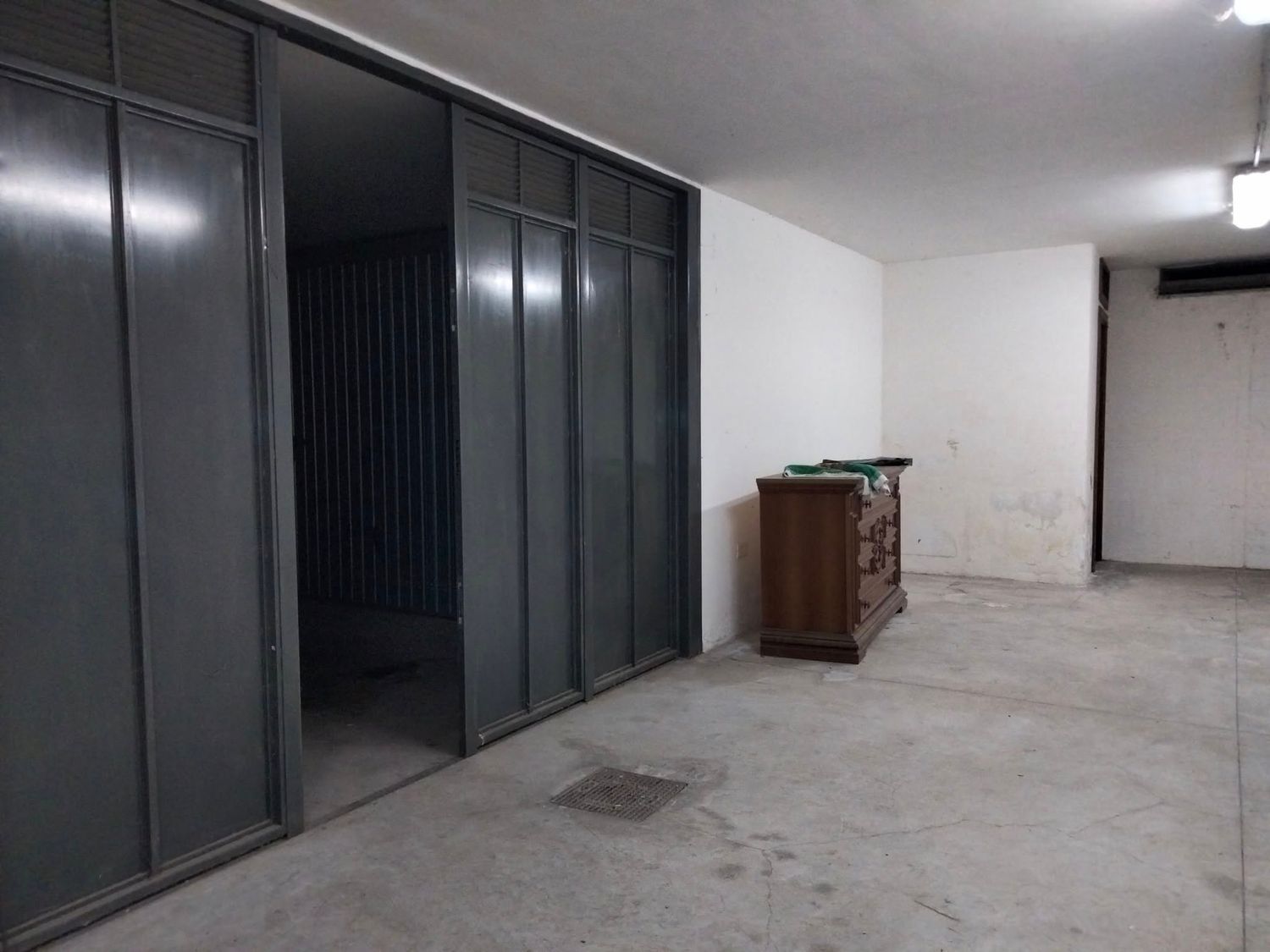 Locale commerciale in affitto in via generale luigi parisi 0, Cava de' Tirreni