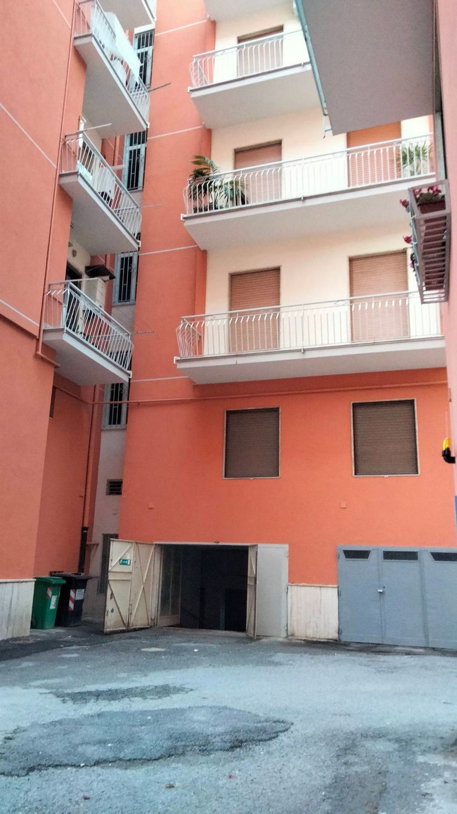 Locale commerciale in vendita in traversa eduardo talamo 0, Cava de' Tirreni