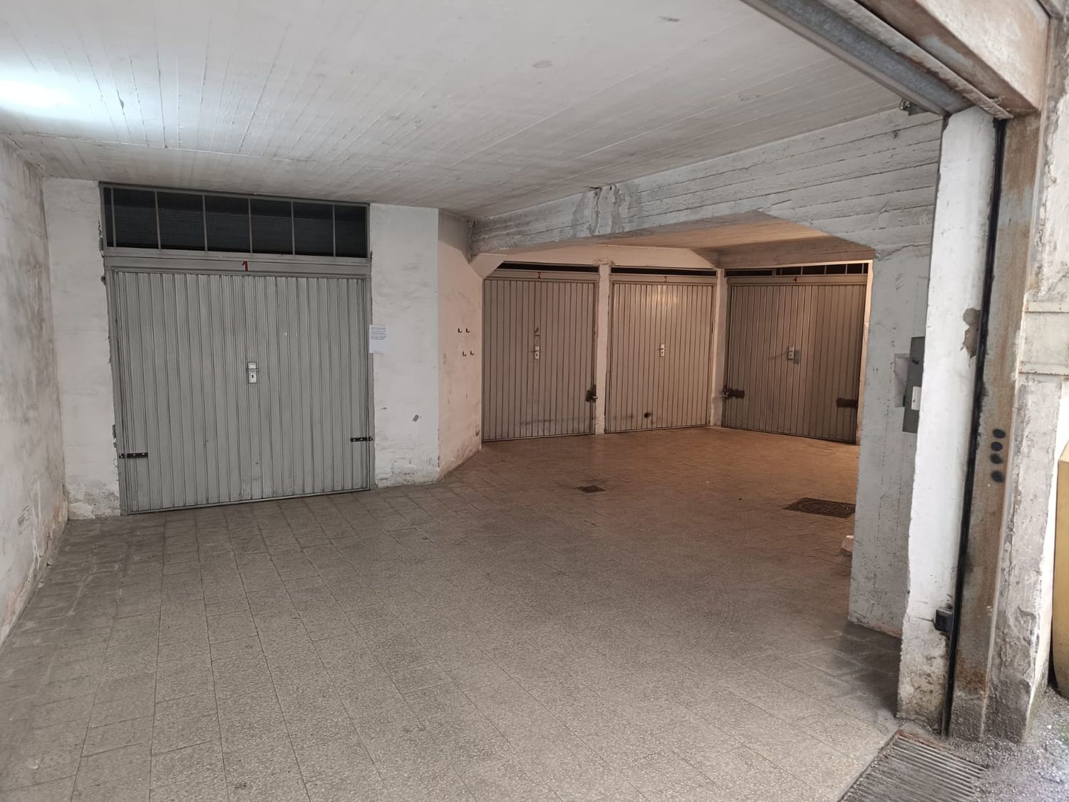 Box/Garage 16mq in vendita in via via adolfo omodeo 14, Napoli