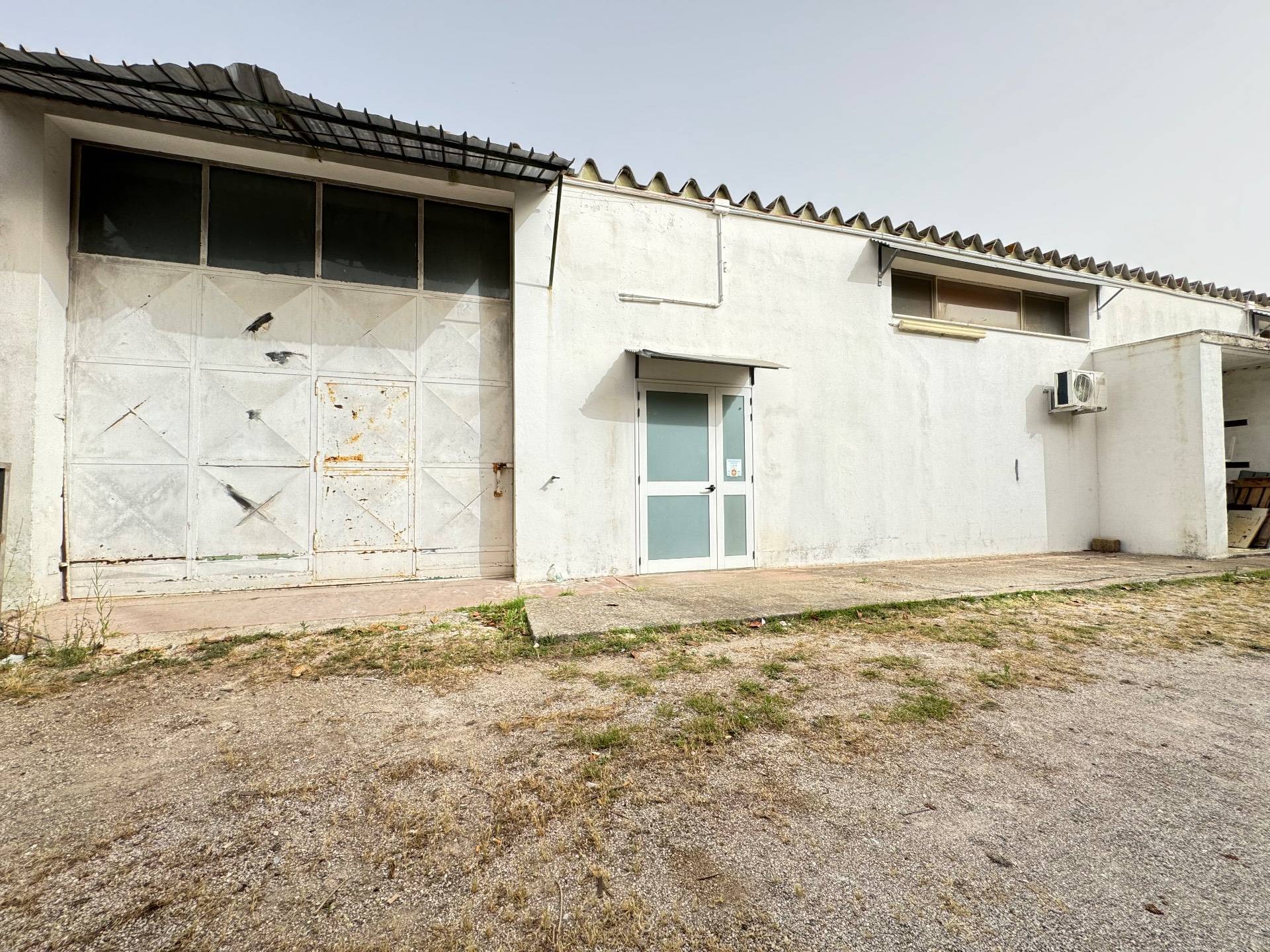 Capannone in vendita a Lecce