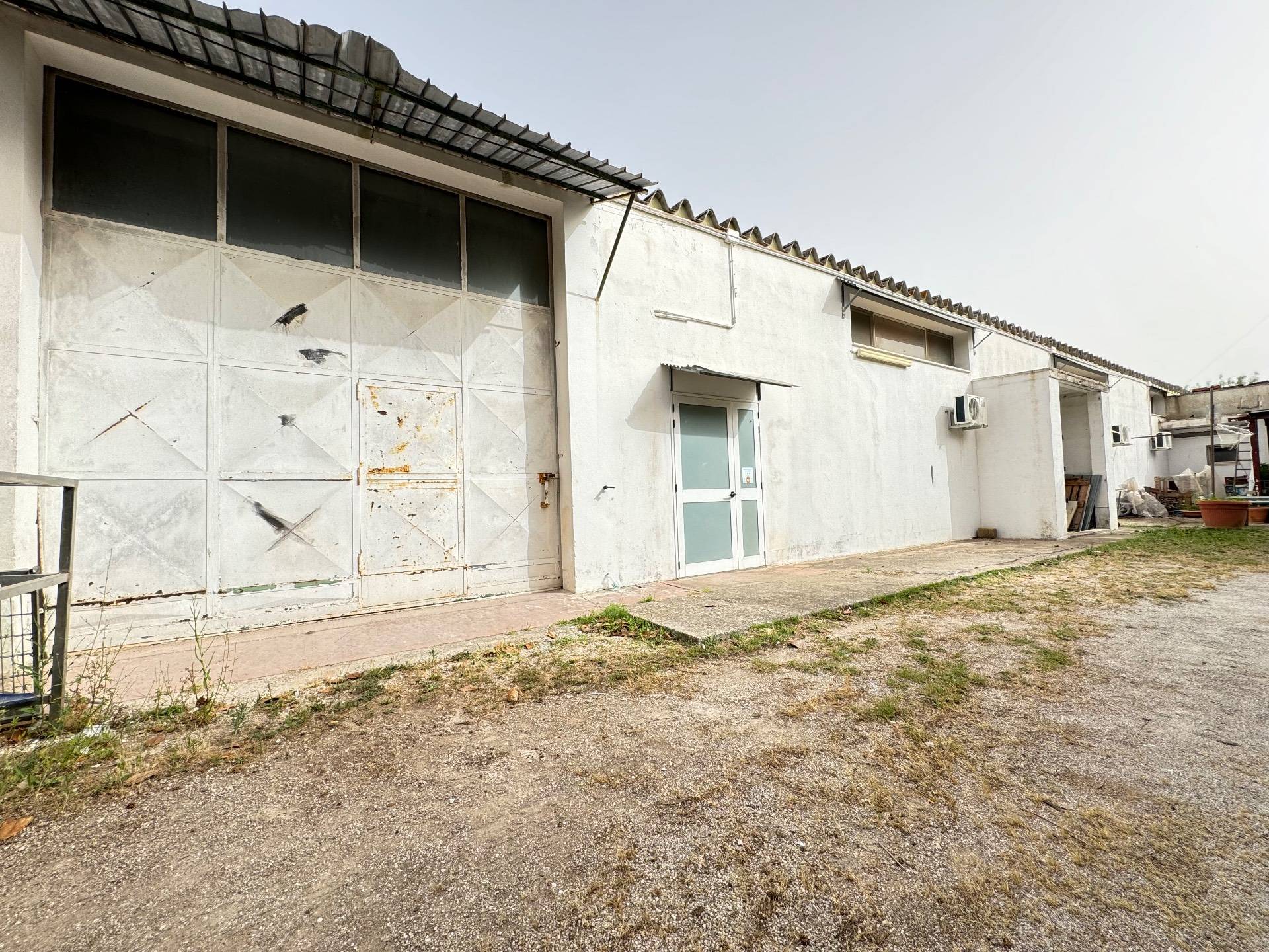 Capannone in vendita a Lecce