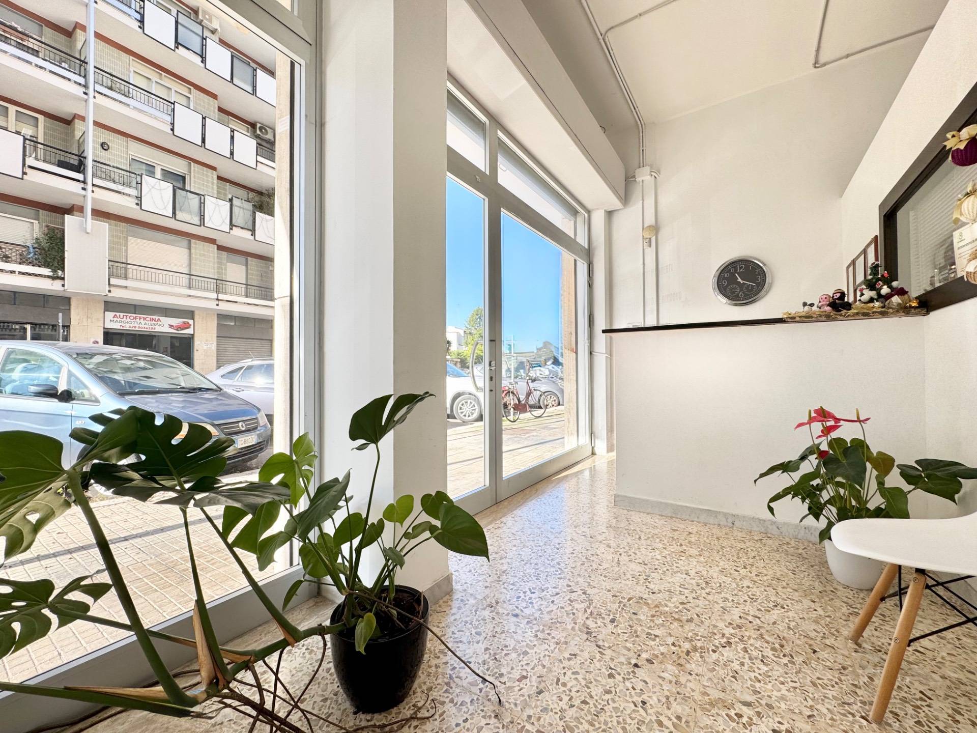 Locale commerciale in vendita a Lecce