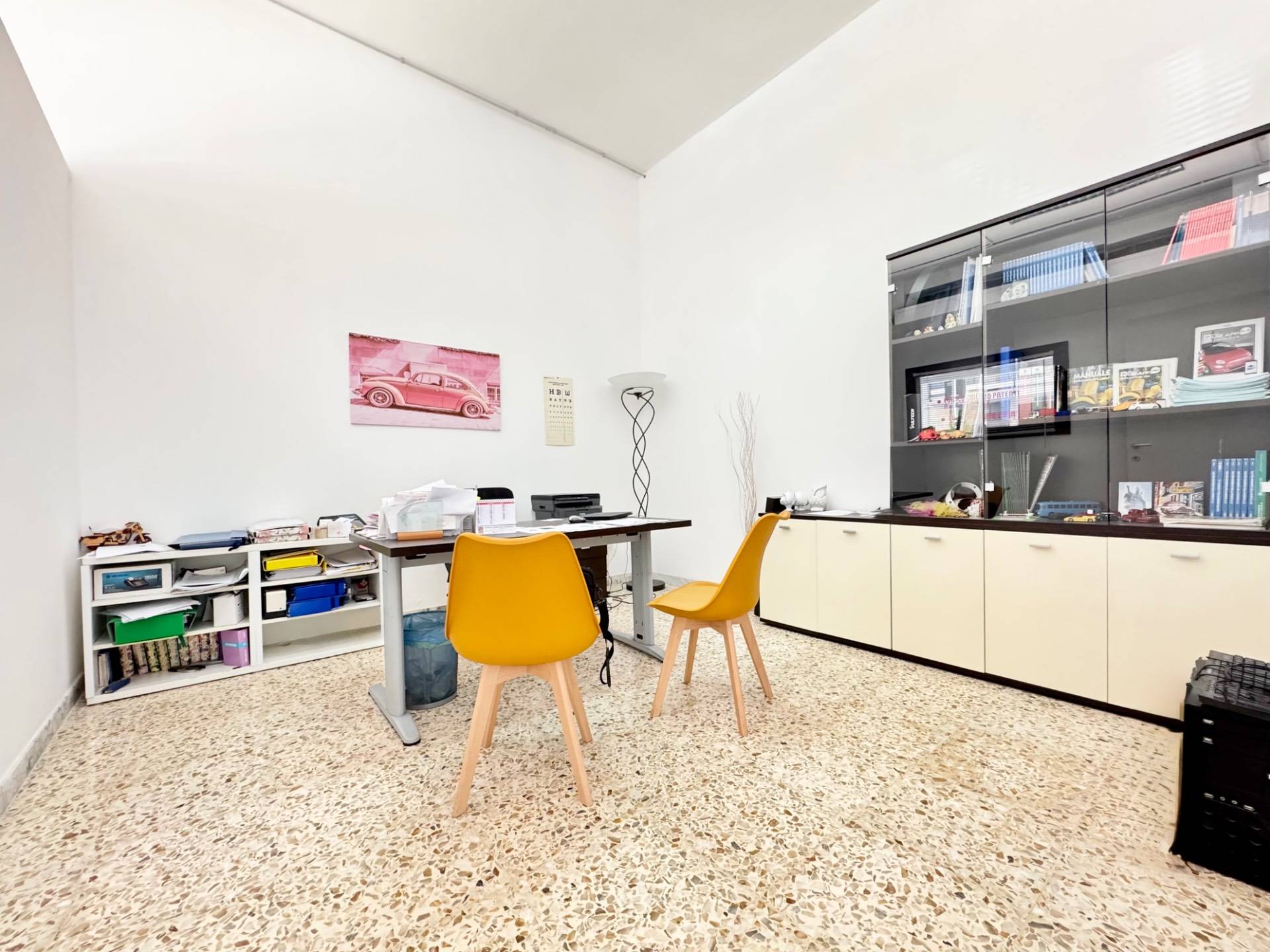 Locale commerciale in vendita a Lecce