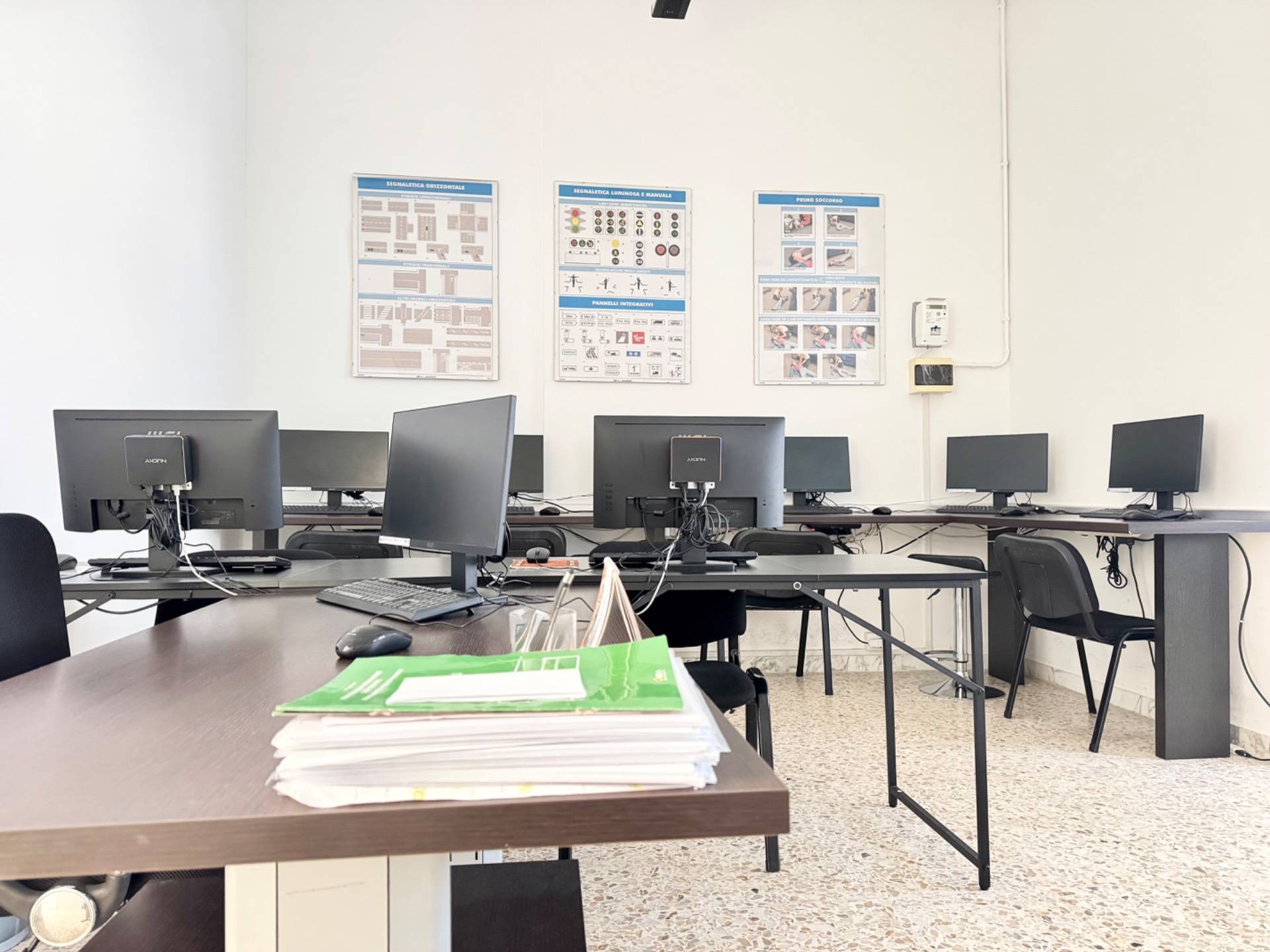 Locale commerciale in vendita a Lecce