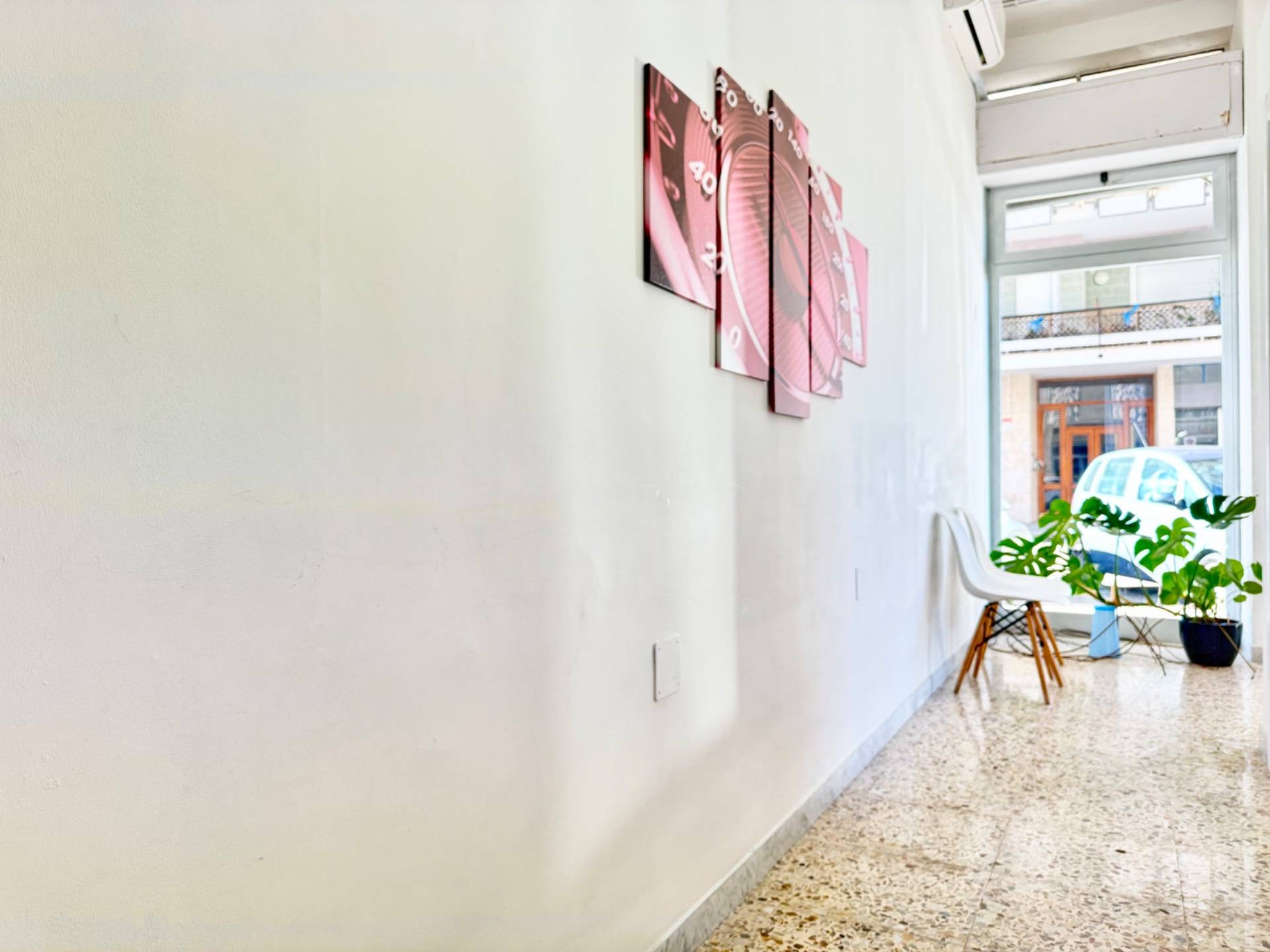 Locale commerciale in vendita a Lecce