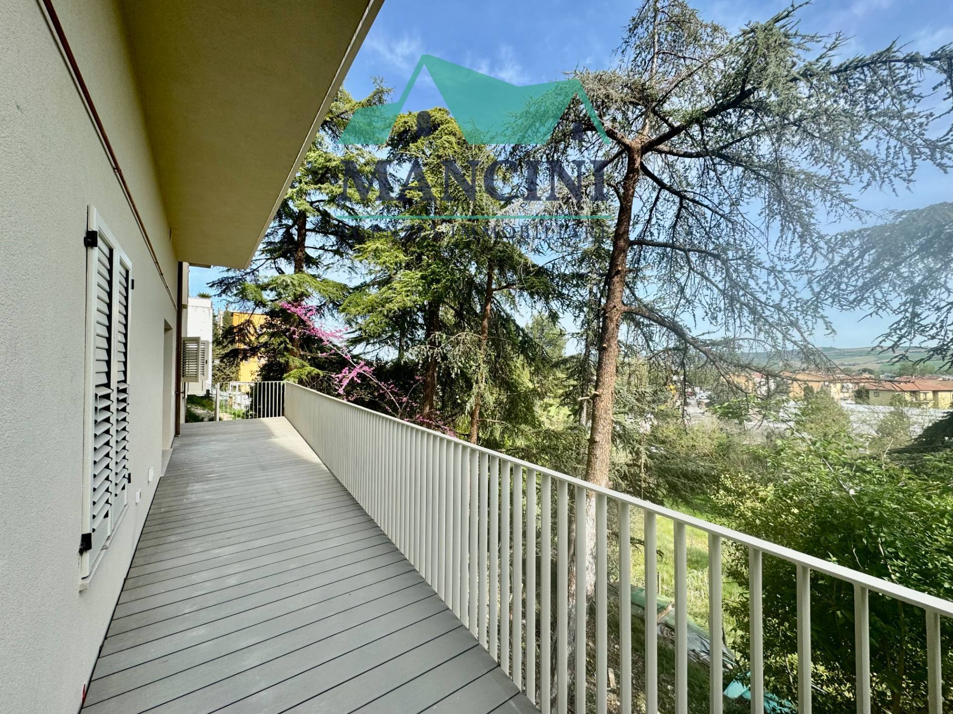 Appartamento in vendita a Jesi, centro zona alta