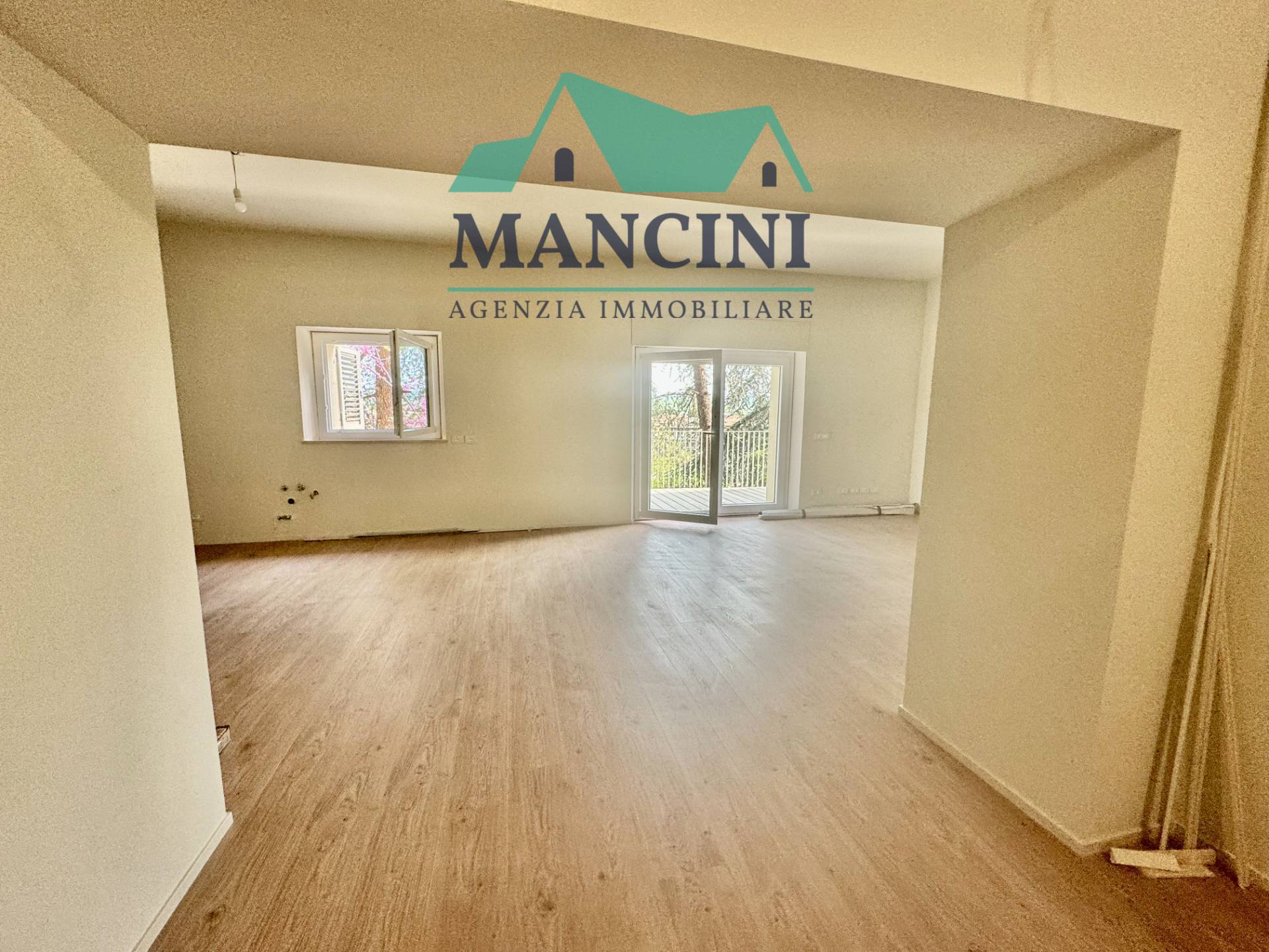Appartamento in vendita a Jesi, centro zona alta