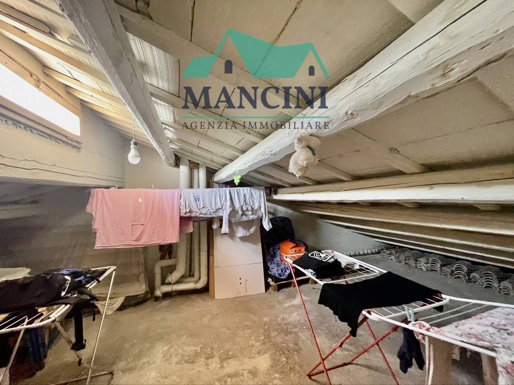 Appartamento in vendita a Jesi, centro zona alta