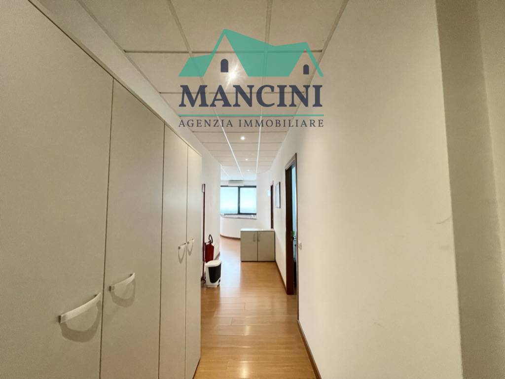Studio/Ufficio in vendita a Castelbellino, Pianello Vallesina
