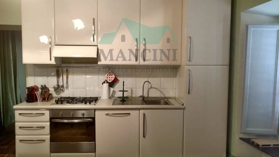 Appartamento in affitto a Jesi, centro zona alta