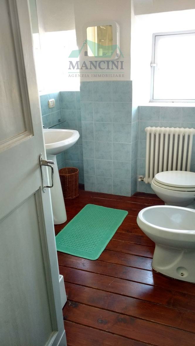 Appartamento in affitto a Jesi, centro zona alta
