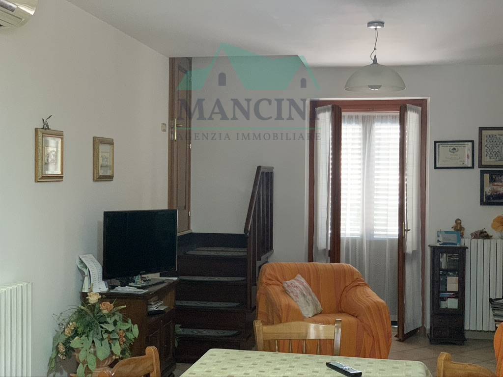 Rustico in vendita a Jesi, Spina