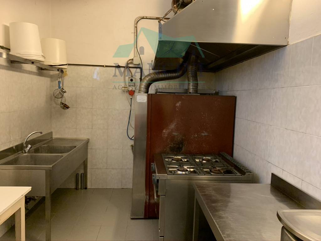 Attivit commerciale in vendita a Jesi, centro zona alta