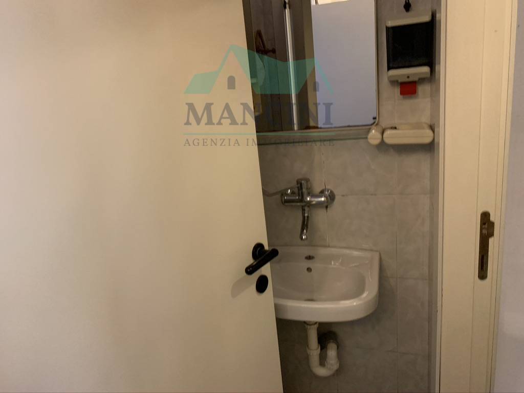 Attivit commerciale in vendita a Jesi, centro zona alta