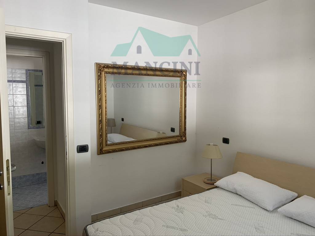 Appartamento in vendita a Jesi, centro zona alta