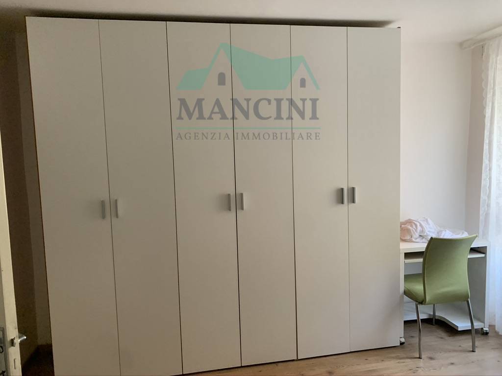 Appartamento in vendita a Jesi, centro zona alta