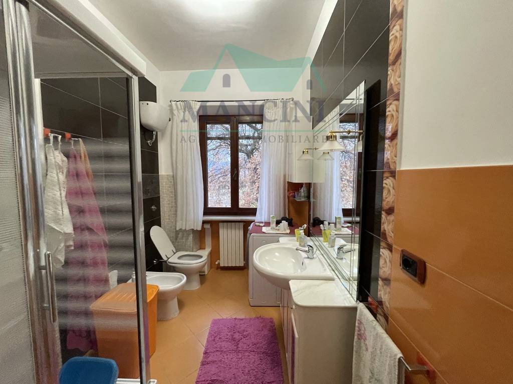 Casa singola in vendita a Serra San Quirico