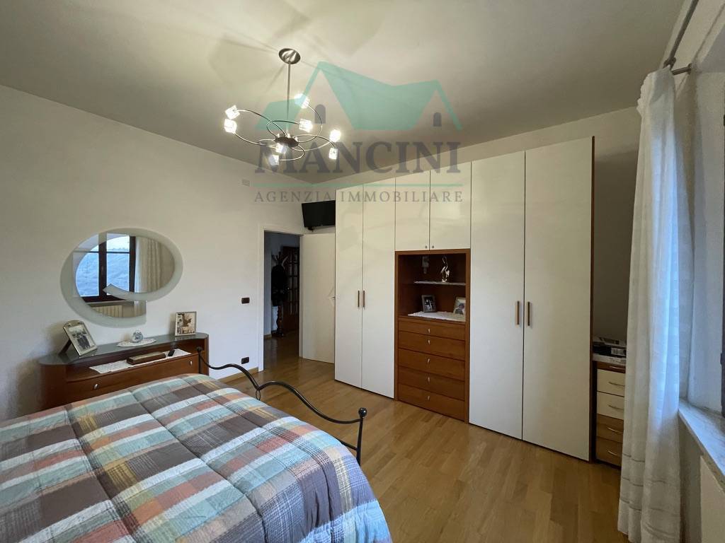 Casa singola in vendita a Serra San Quirico