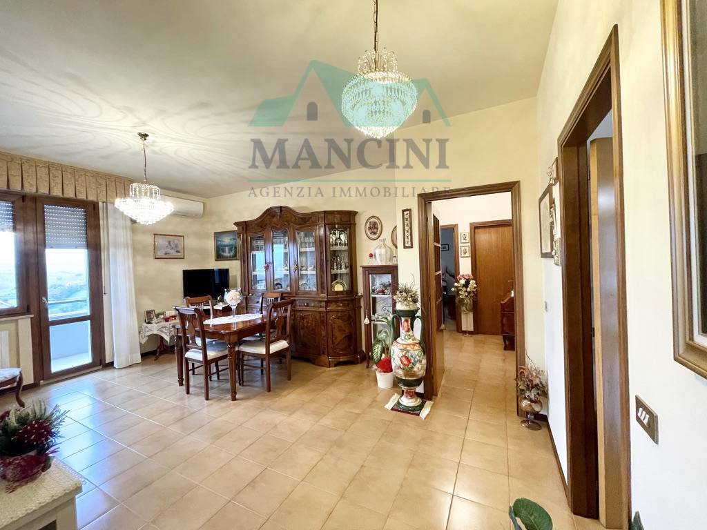 Appartamento in vendita a Jesi, Palazzetto Sport