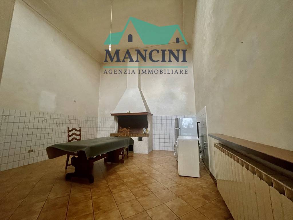 Appartamento in vendita a Jesi, centro zona alta