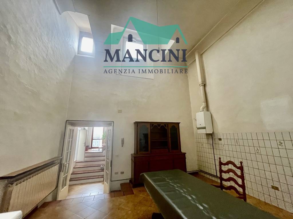 Appartamento in vendita a Jesi, centro zona alta