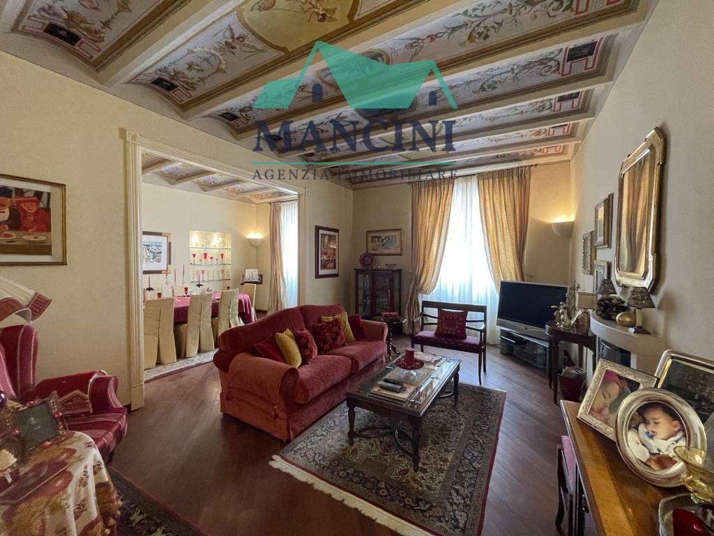 Appartamento in vendita a Jesi, Centro storico