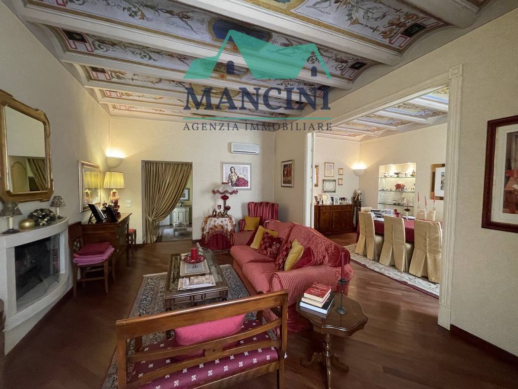 Appartamento in vendita a Jesi, Centro storico