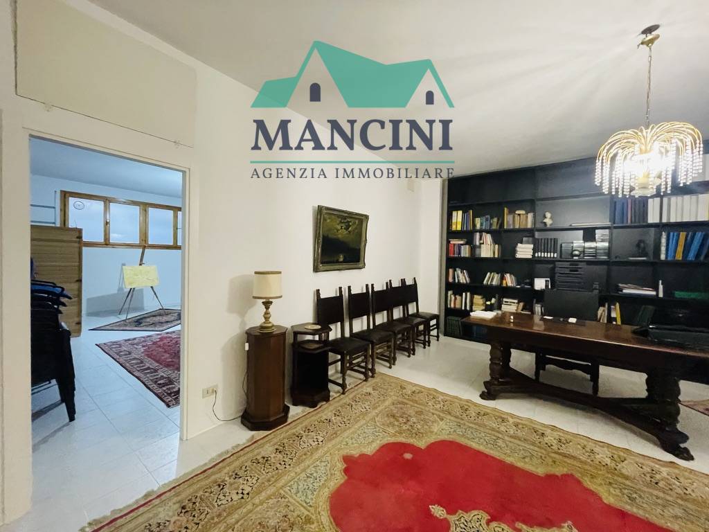Studio/Ufficio in vendita a Jesi, Colle Paradiso