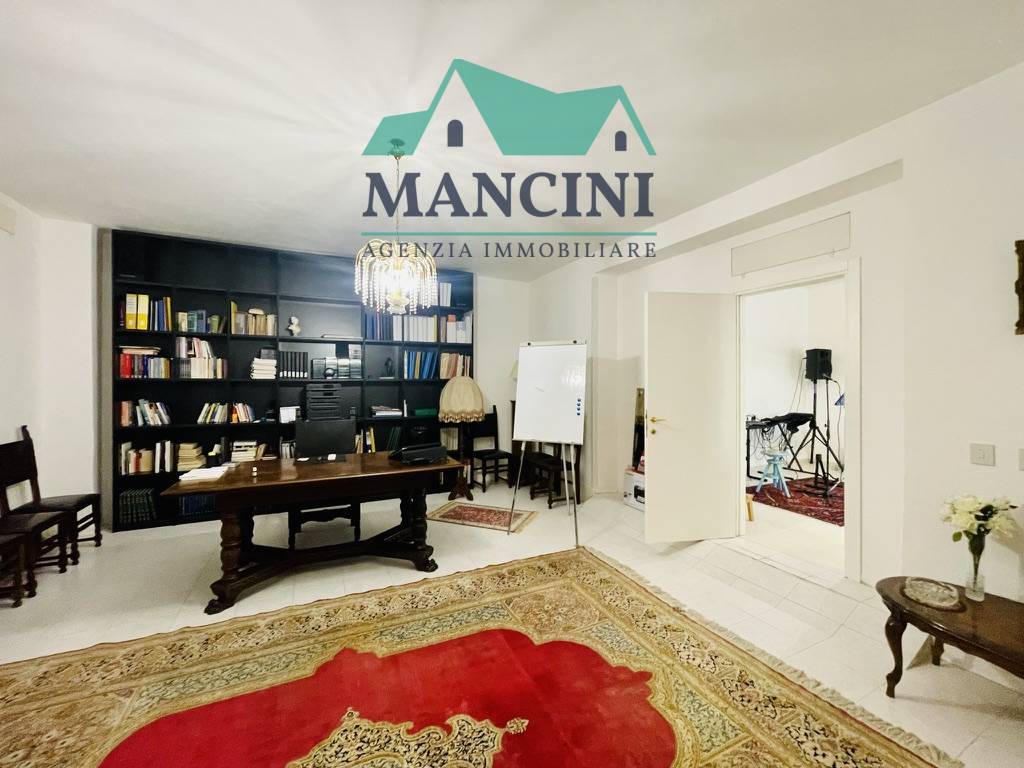 Studio/Ufficio in vendita a Jesi, Colle Paradiso