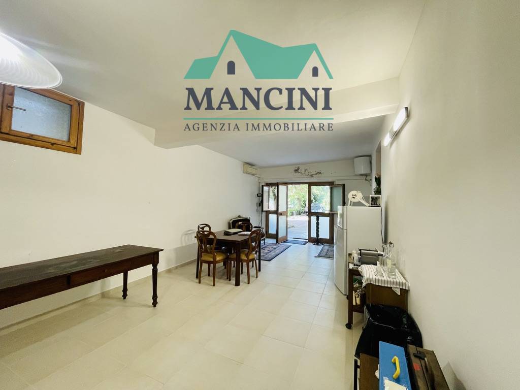 Studio/Ufficio in vendita a Jesi, Colle Paradiso