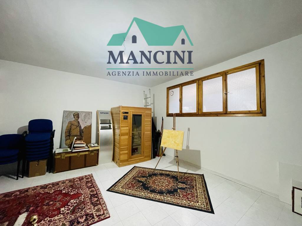 Studio/Ufficio in vendita a Jesi, Colle Paradiso
