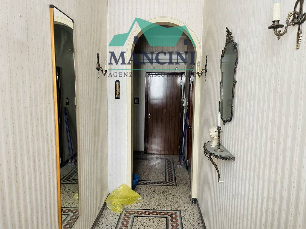 Appartamento in vendita a Jesi, centro zona alta