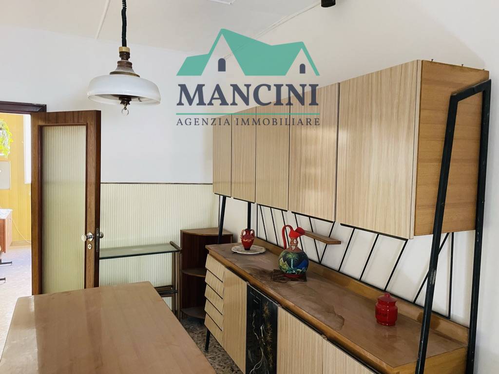 Appartamento in vendita a Jesi, centro zona alta