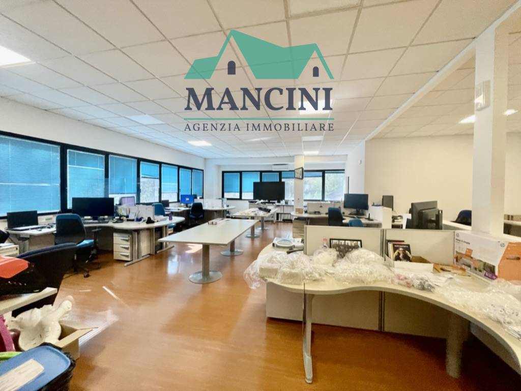 Studio/Ufficio in vendita a Castelbellino, Pianello Vallesina